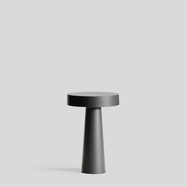 Lampe de table plate pour extérieur diffusant une lumière indirecte et agréable pour créer la parfaite ambiance