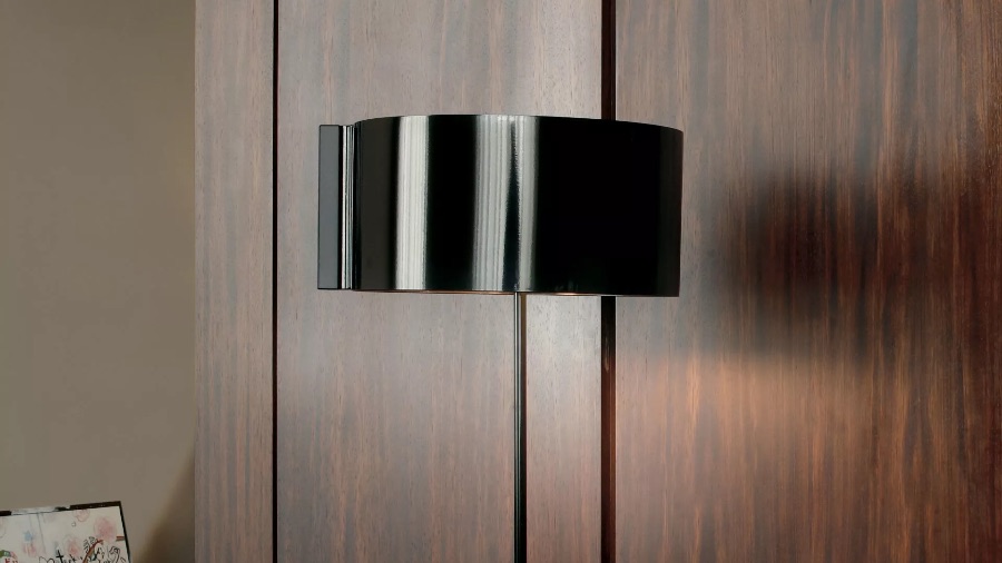 SWITCH Lampadaire en métal avec corps fin et diffuseur cylindrique