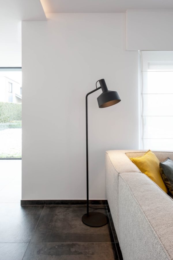 Lampadaire noir mate