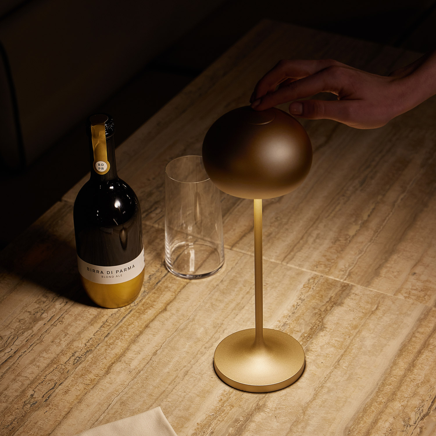 PI11 Lampe de table en forme de champignon couleur or