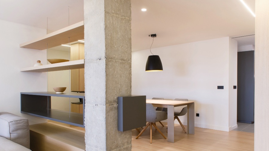 SALT Suspension simple et discrète noire avec intérieur du diffuseur doré