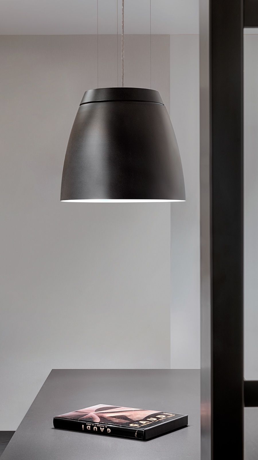 SALT Suspension simple et discrète noire