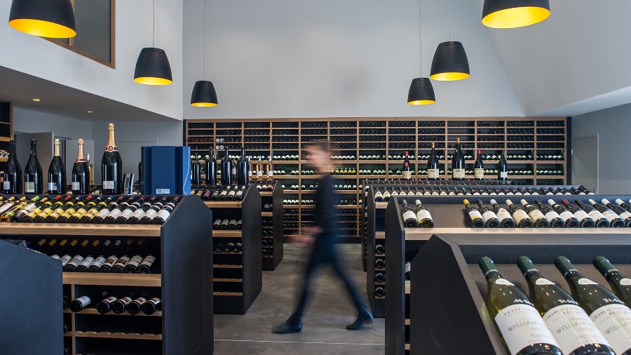 SALT Suspension simple et discrète noire avec intérieur du diffuseur doré