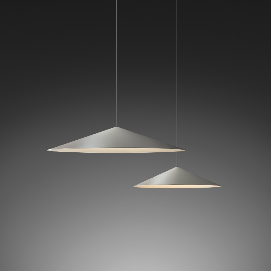DUNE 35 Suspension en forme de cône très élégant et minimaliste. Longue suspension pour les grandes hauteurs sous plafond.