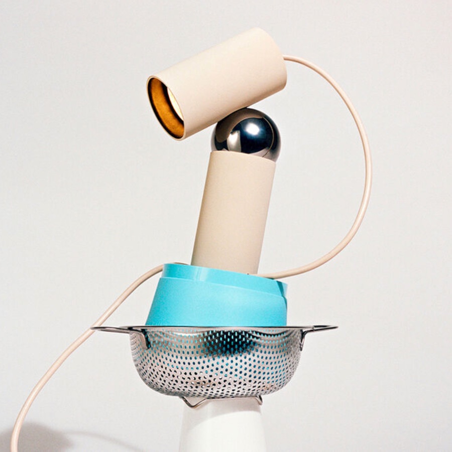 BILBOQUET Lampe de table bilboquet amovible et colorée