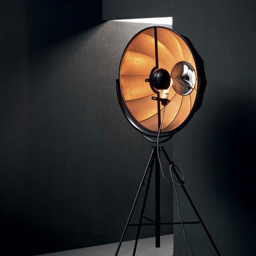 Fortuny Lampadaire ressemblant à un ancien appareil photo