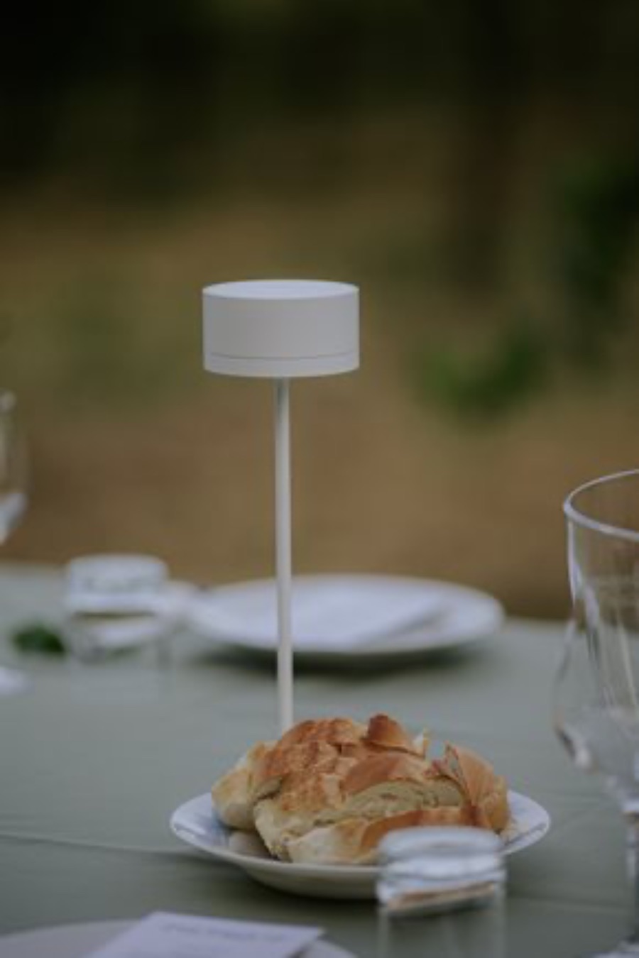 Whisper Lampe de table fine et minimaliste